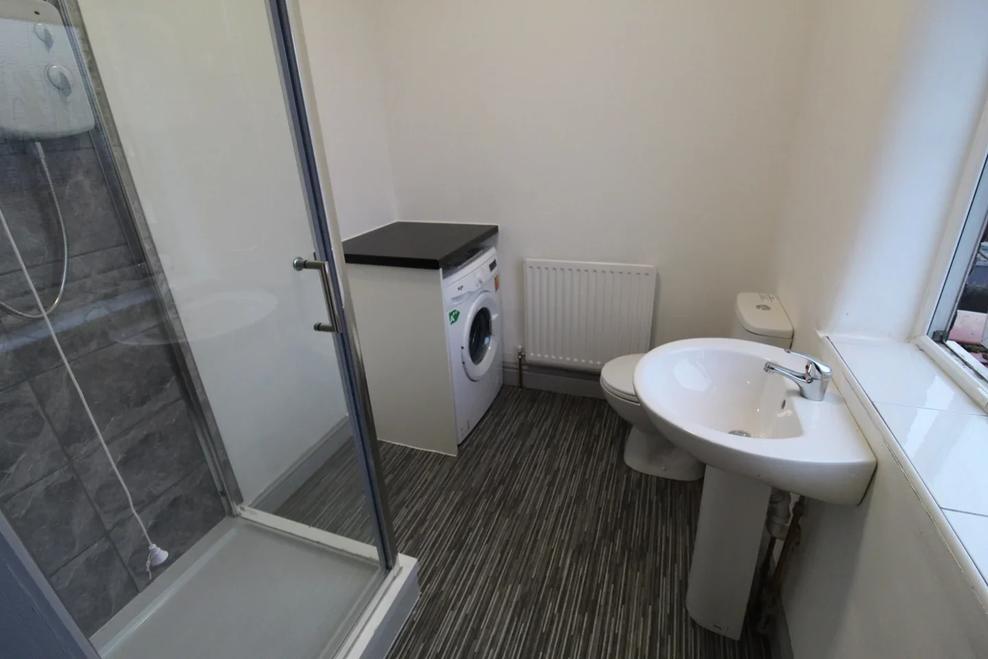 Room Carlton Street in Widnes