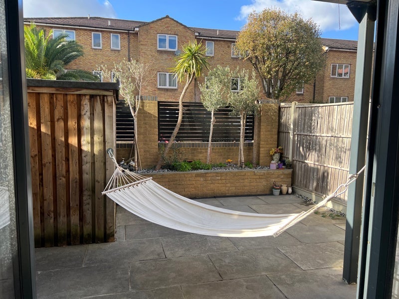Room Pomeroy Street in Greater London