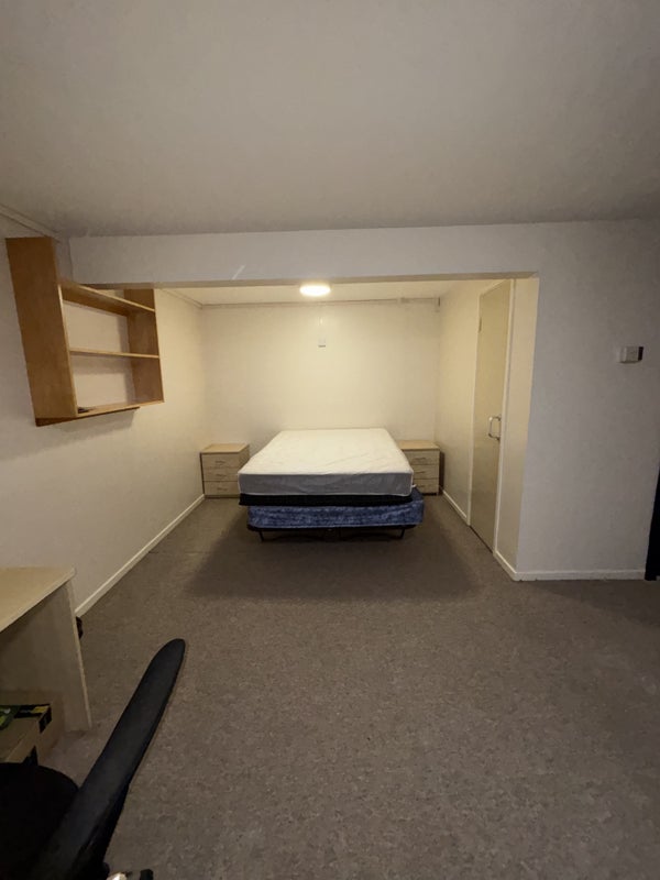 Room Friary Road in Birmingham