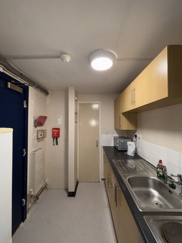 Room Friary Road in Birmingham