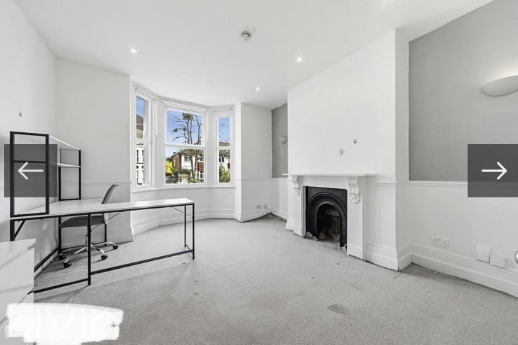 Room Elgin Road in Greater London