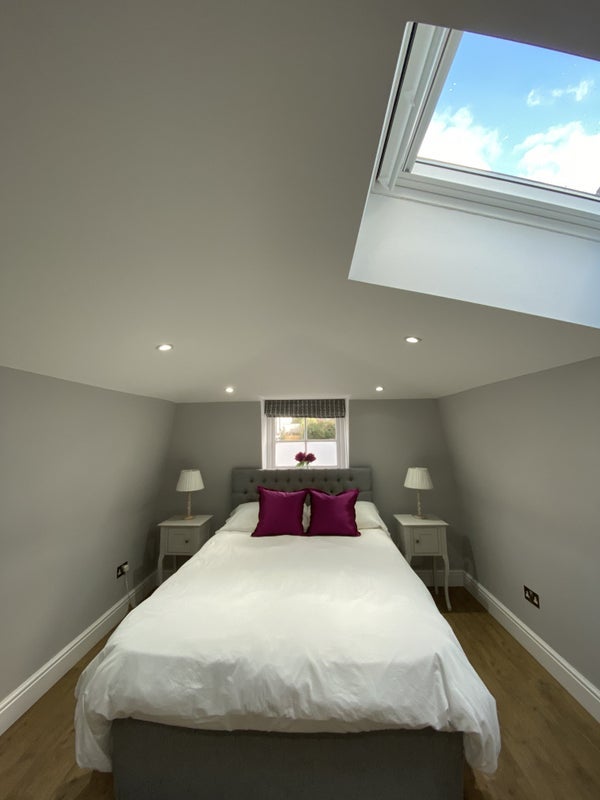 Flat Melrose Road in Greater London