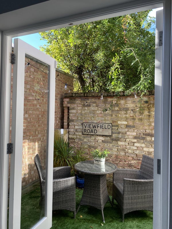 Flat Melrose Road in Greater London