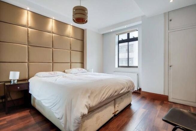 Flat Upper Berkeley Street in City of Westminster