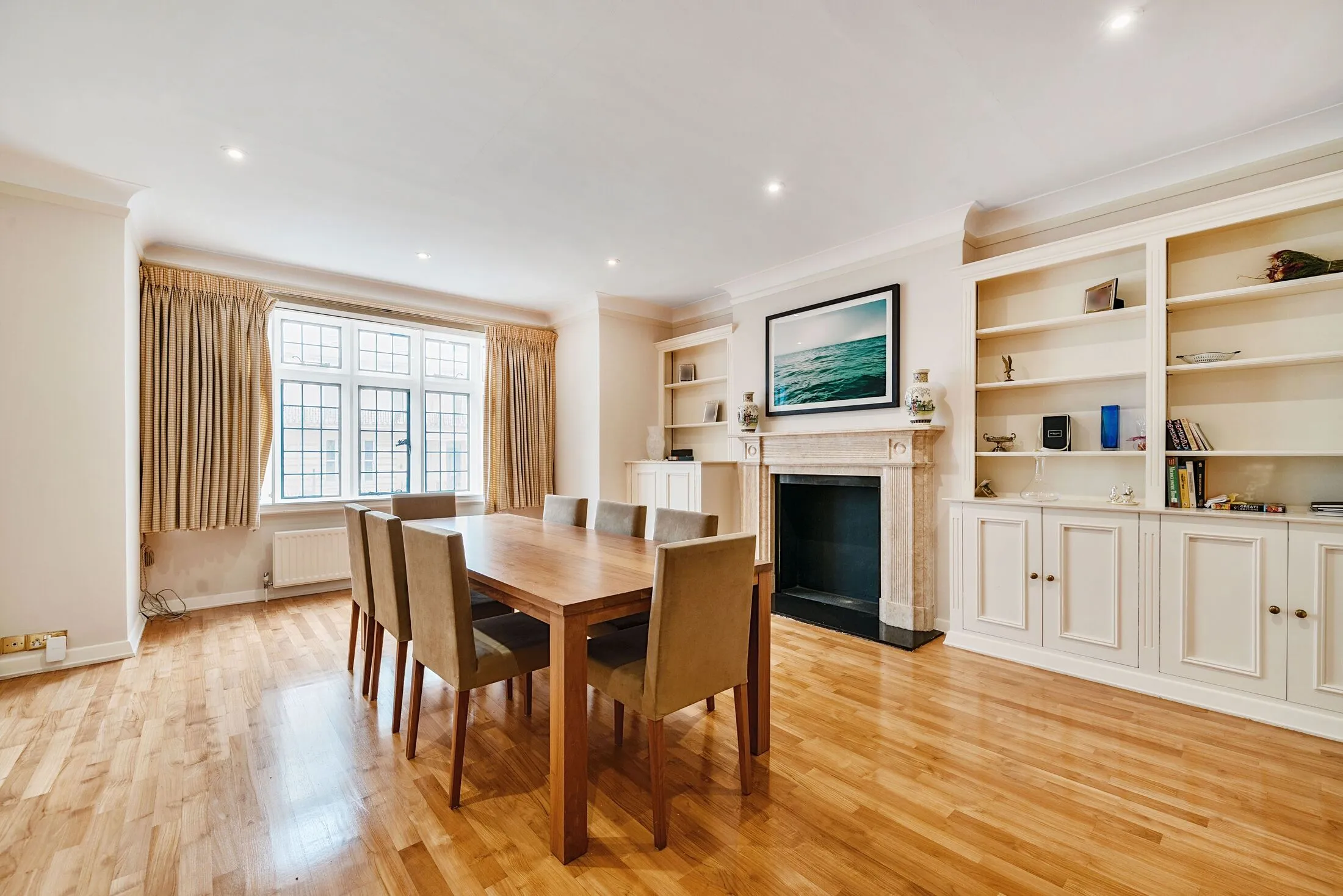 Flat Queen's Gate Terrace in Greater London