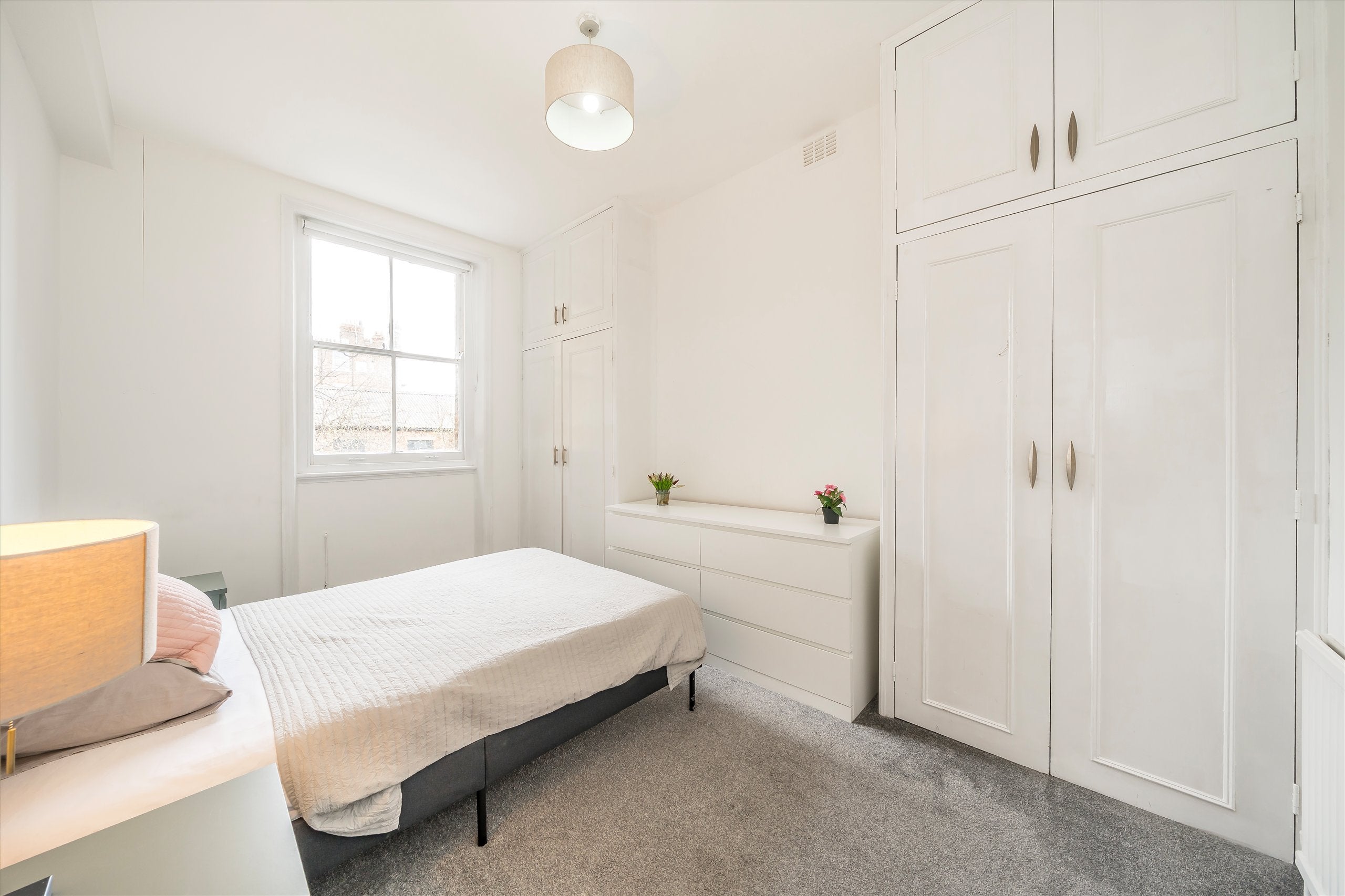 Flat Morshead Road in City of Westminster