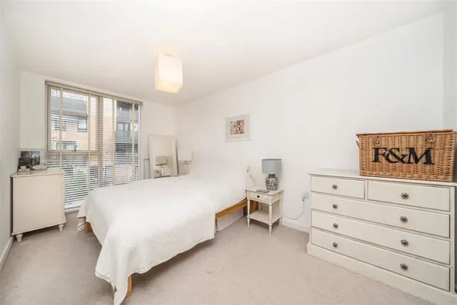 Flat Silwood Street in Greater London