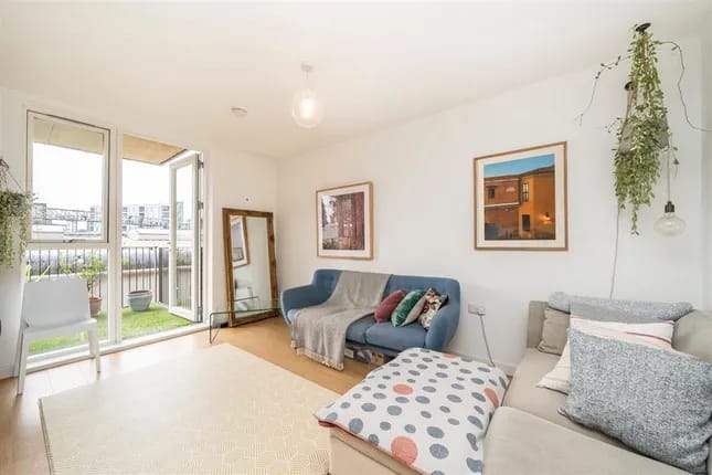 Flat Silwood Street in Greater London