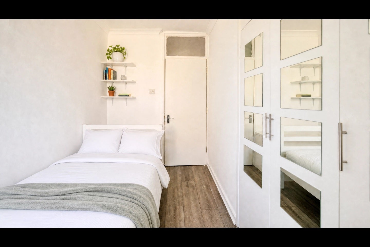 Room Wickham Street in Greater London