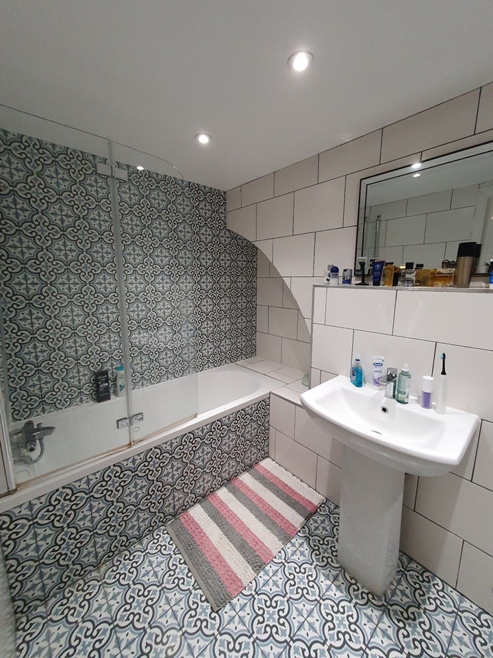 Flat Brookhill Road in Greater London