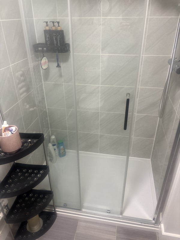 Room Broom Leys Road in North West Leicestershire