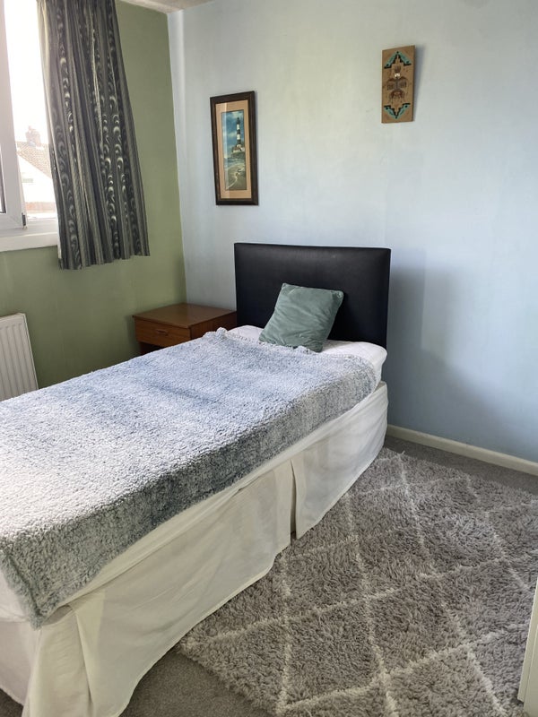 Room Seymour Road in Preston