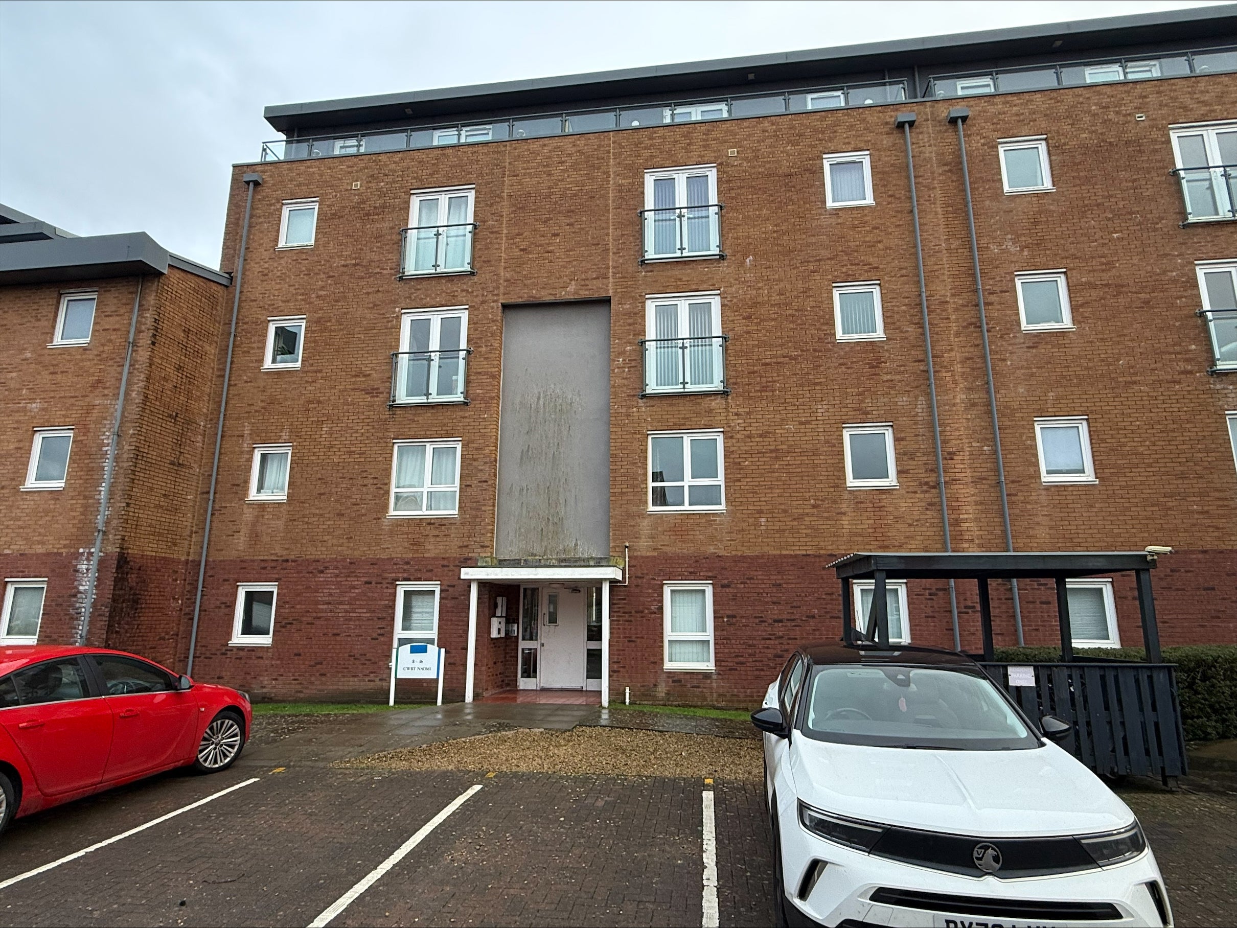 Flat Traeth Ffordd in Llanelli