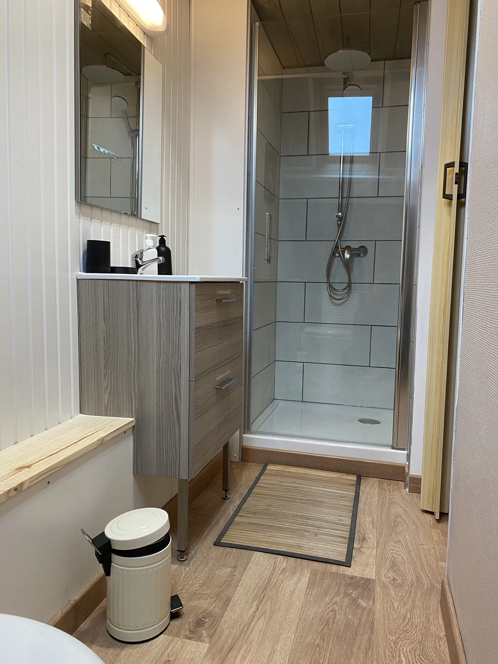 Room D 32 in Forest-Montiers