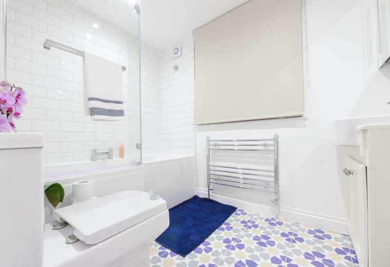 Room Buckhold Road in Greater London