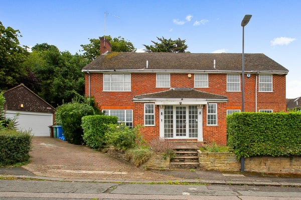 House Arden Close in London