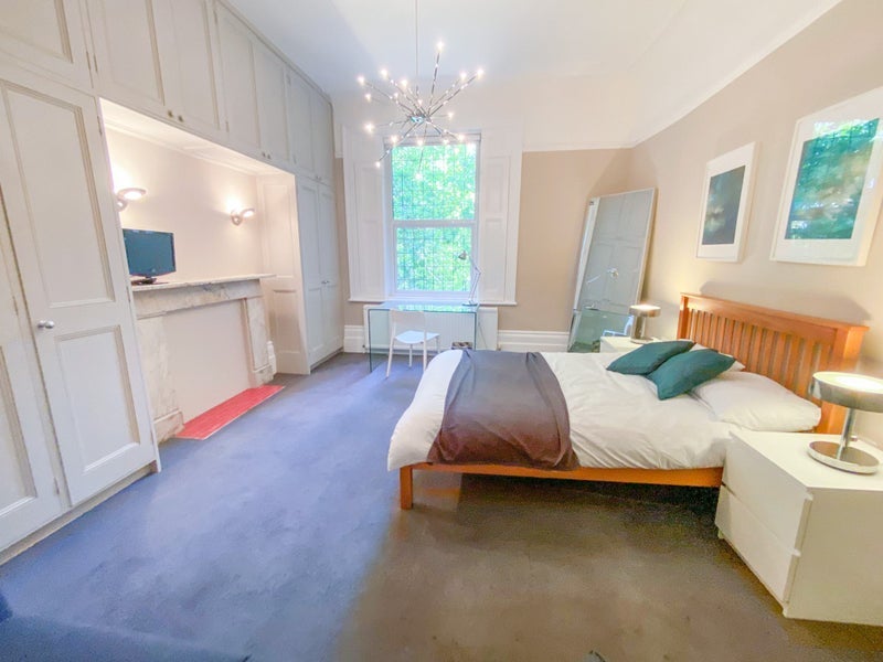 Room Outram Road in Greater London