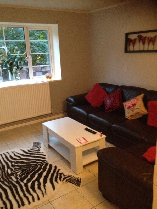 Room Bevill Square in Salford