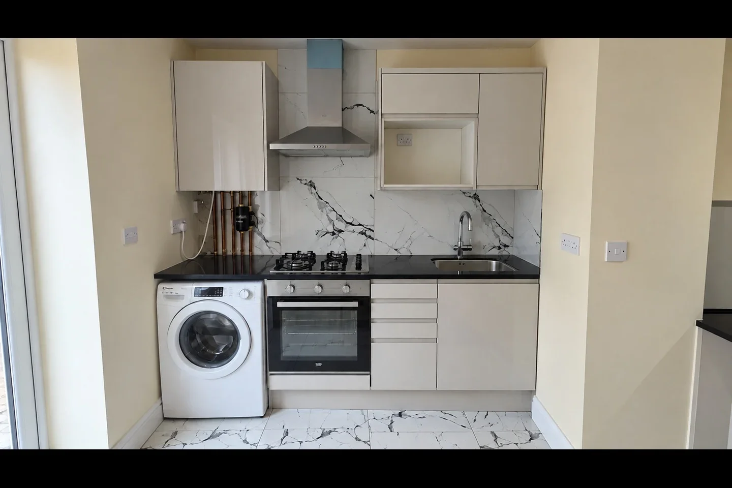 Flat Malvern Avenue in Greater London
