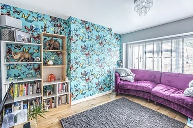 Room Grove Close in Greater London