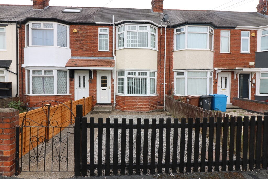 House Parkfield Drive in Hull