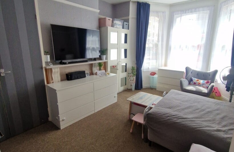 Flat Lordship Lane in Greater London