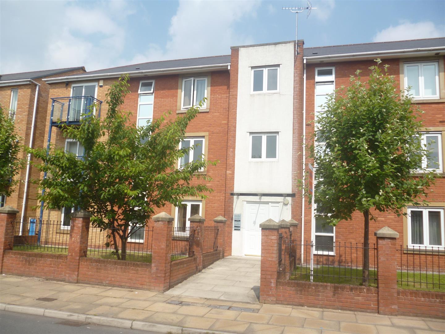 Flat Chevassut Street in Manchester