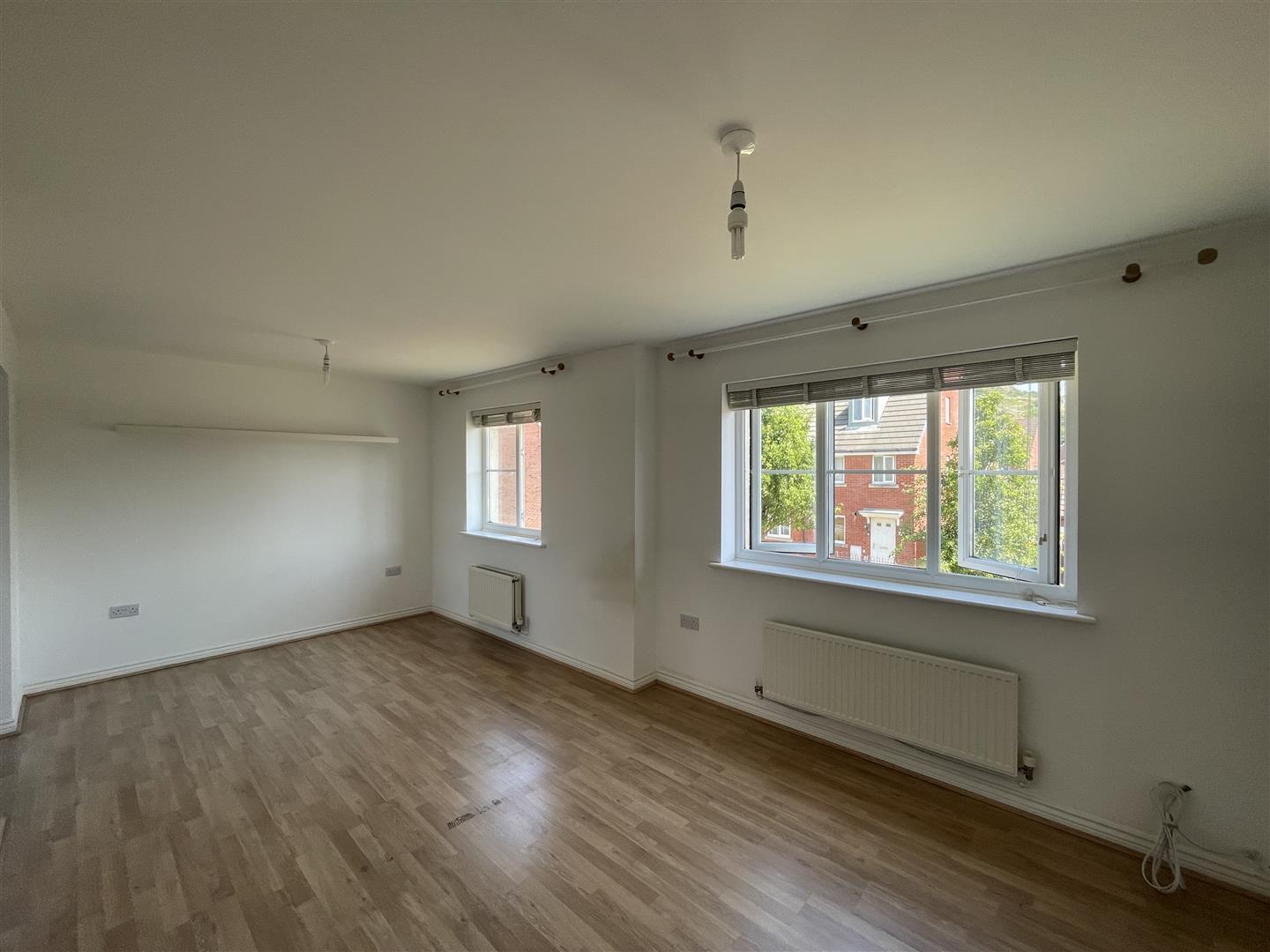 Flat Marcroft Road in Swansea