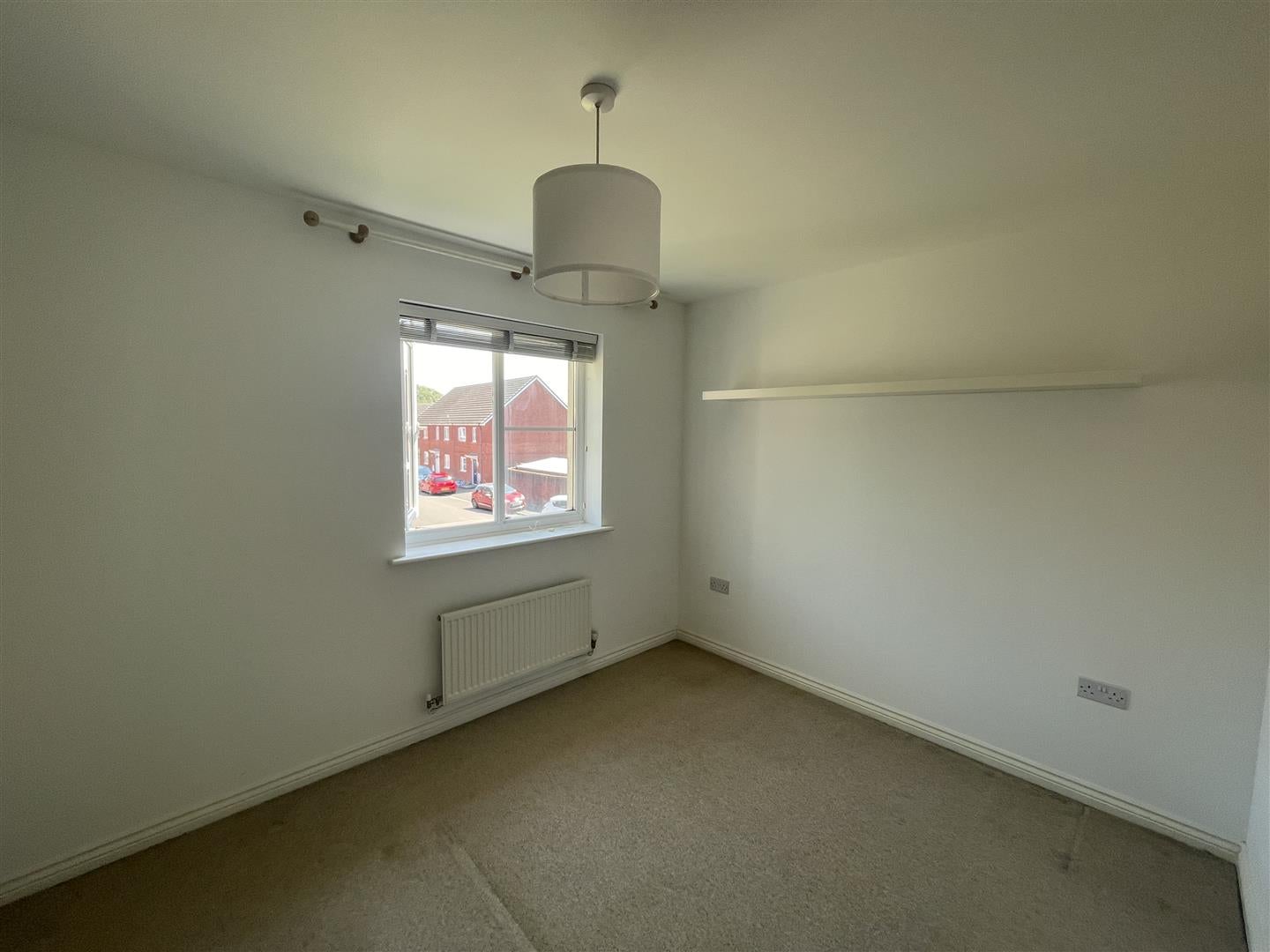 Flat Marcroft Road in Swansea