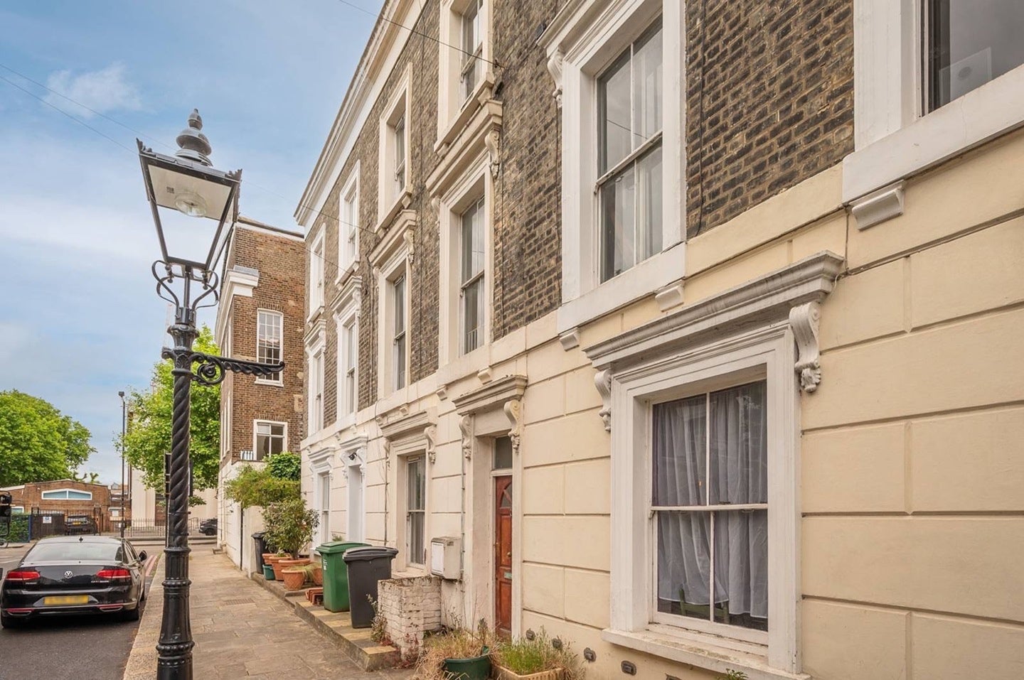 Flat St Martin's Close in Greater London