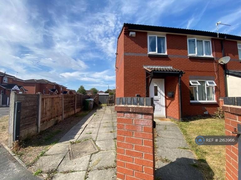 House Whitlow Avenue in Trafford