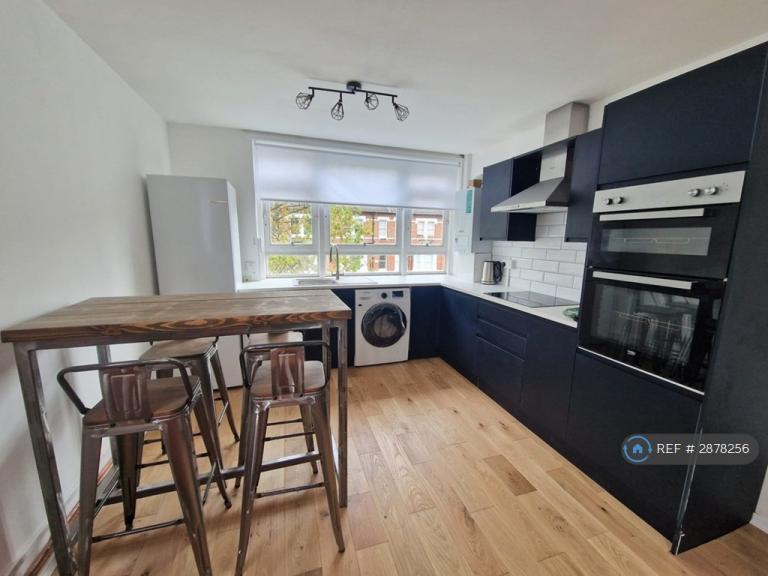 House Watford Close in Greater London
