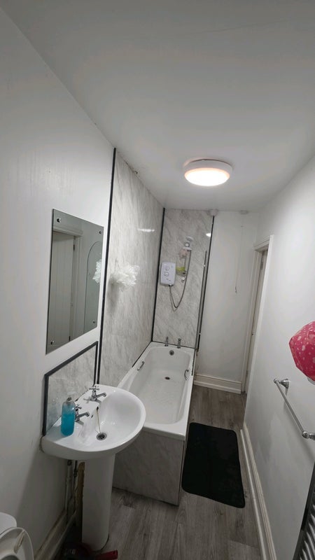 Room Winnie Road in Birmingham
