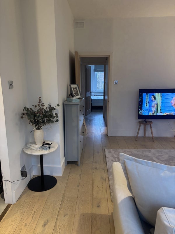 Room Holland Road in Greater London