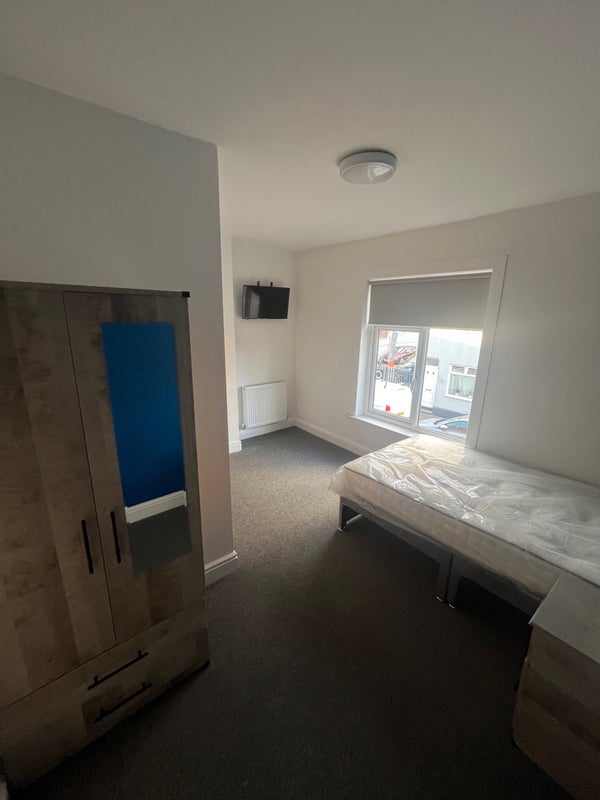 Room James Street in North West Leicestershire