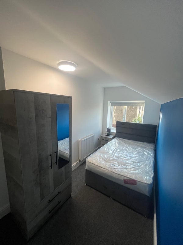 Room James Street in North West Leicestershire