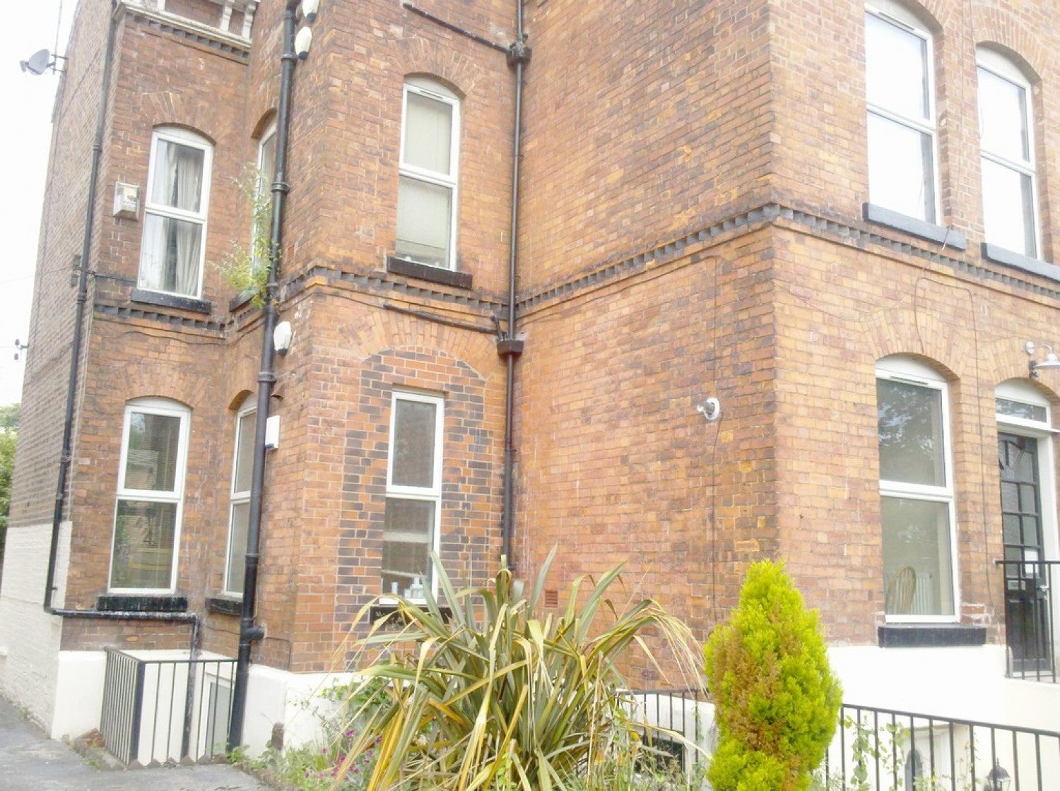 Flat Barlow Moor Road in Manchester