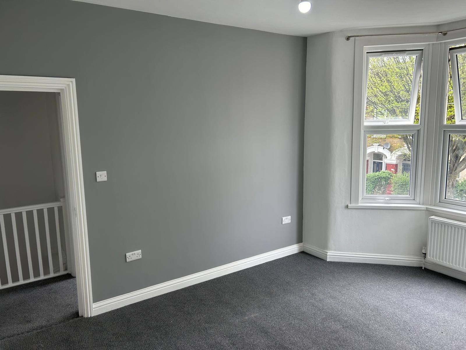 Flat Lawton Road in Greater London