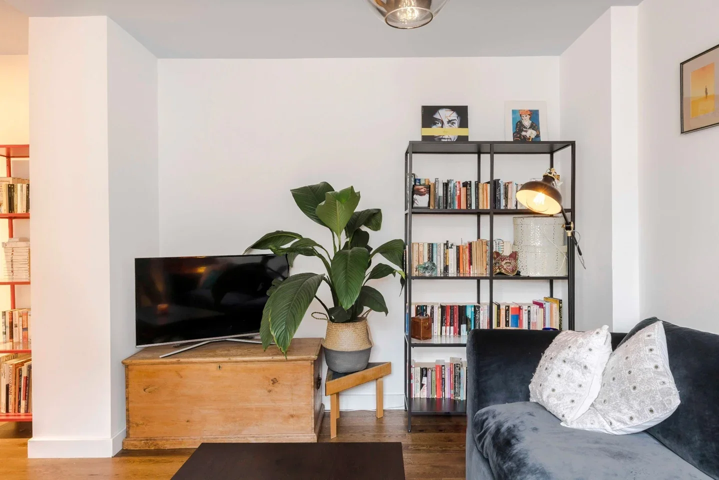 Flat Alscot Road in Greater London