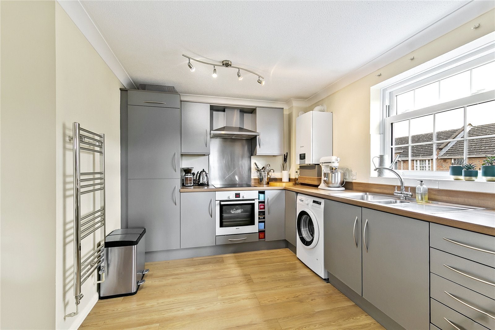 Flat Sheen Park in Greater London