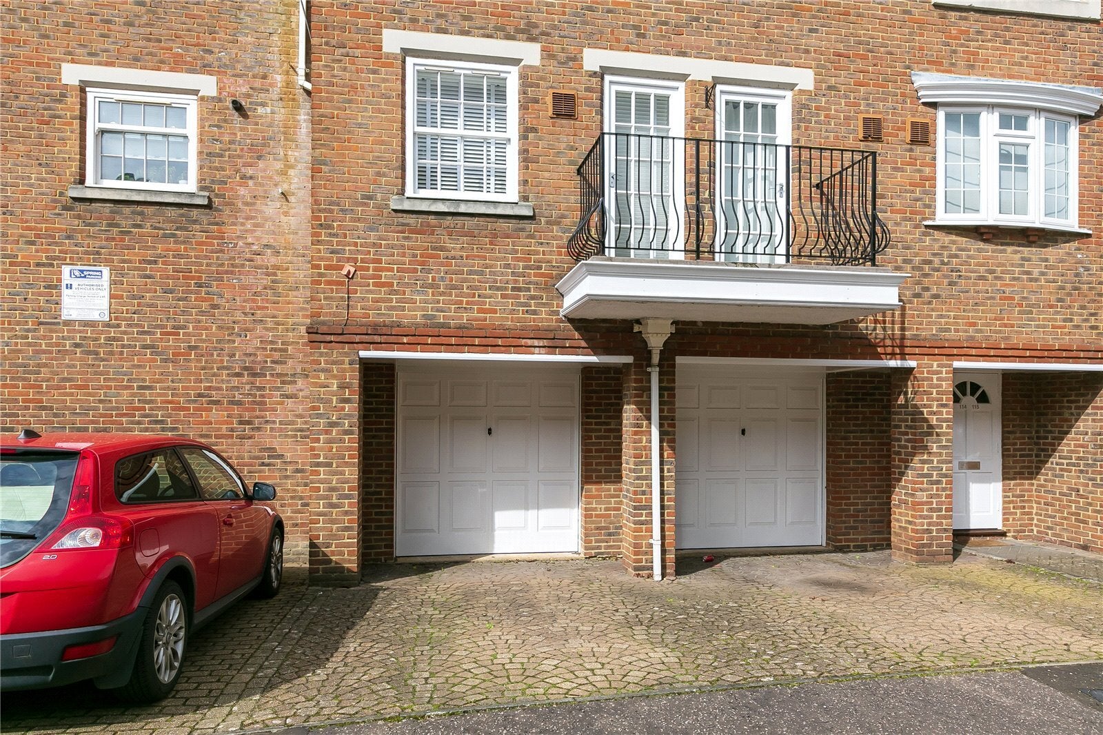 Flat Sheen Park in Greater London