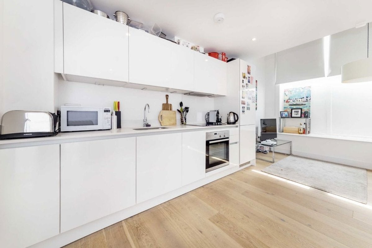 Flat Westferry Circus in Greater London