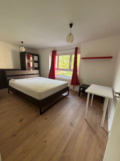 Flat Hungerford Road in Greater London