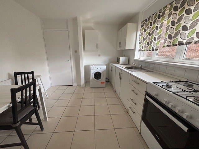 Flat Hungerford Road in Greater London