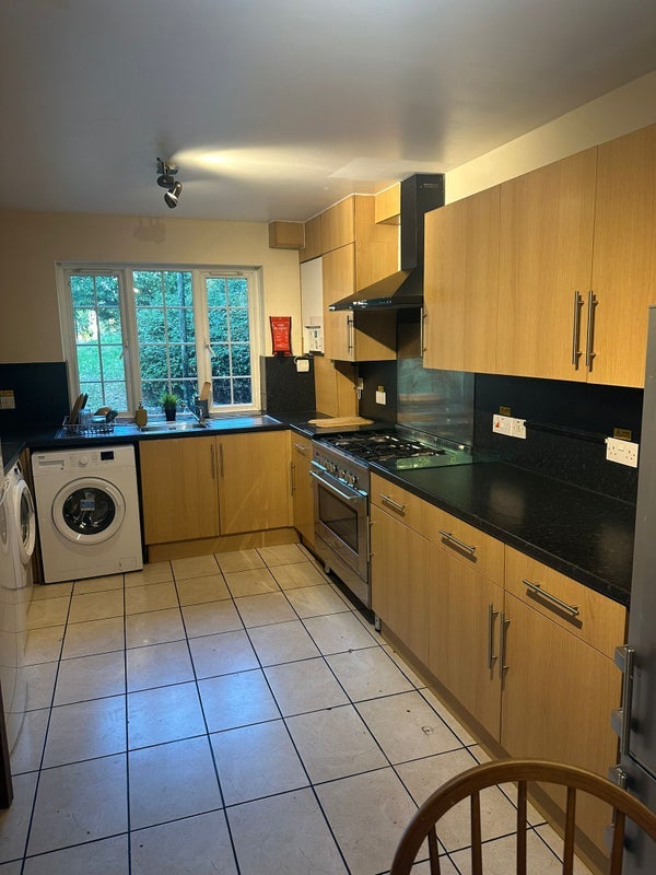 Room Barney Close in Greater London
