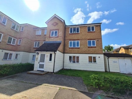 Flat Mullards Close in Greater London