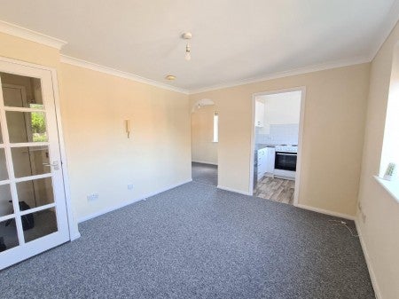 Flat Mullards Close in Greater London