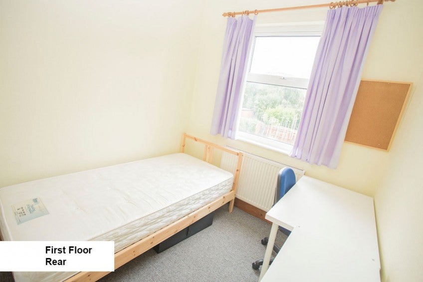 Room Stanley Road in Coventry