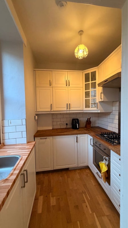 Flat Leven Street in City of Edinburgh