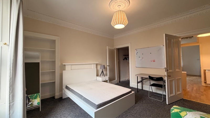Flat Leven Street in City of Edinburgh